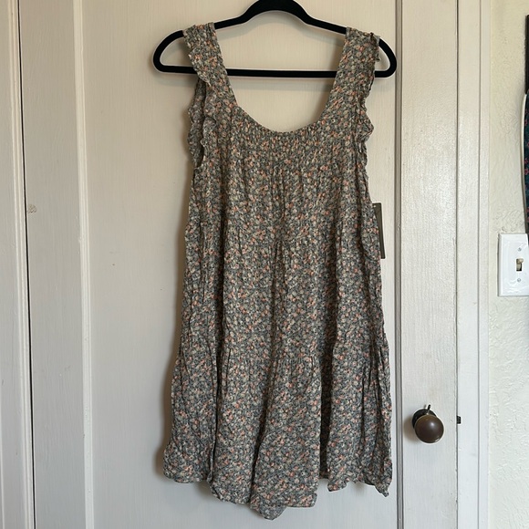 NWT Floral Romper - Picture 1 of 4